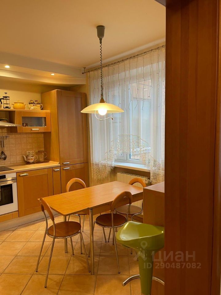 Аренда 3-комн квартиры на вторичном рынке улица Вешних Вод, 2К2