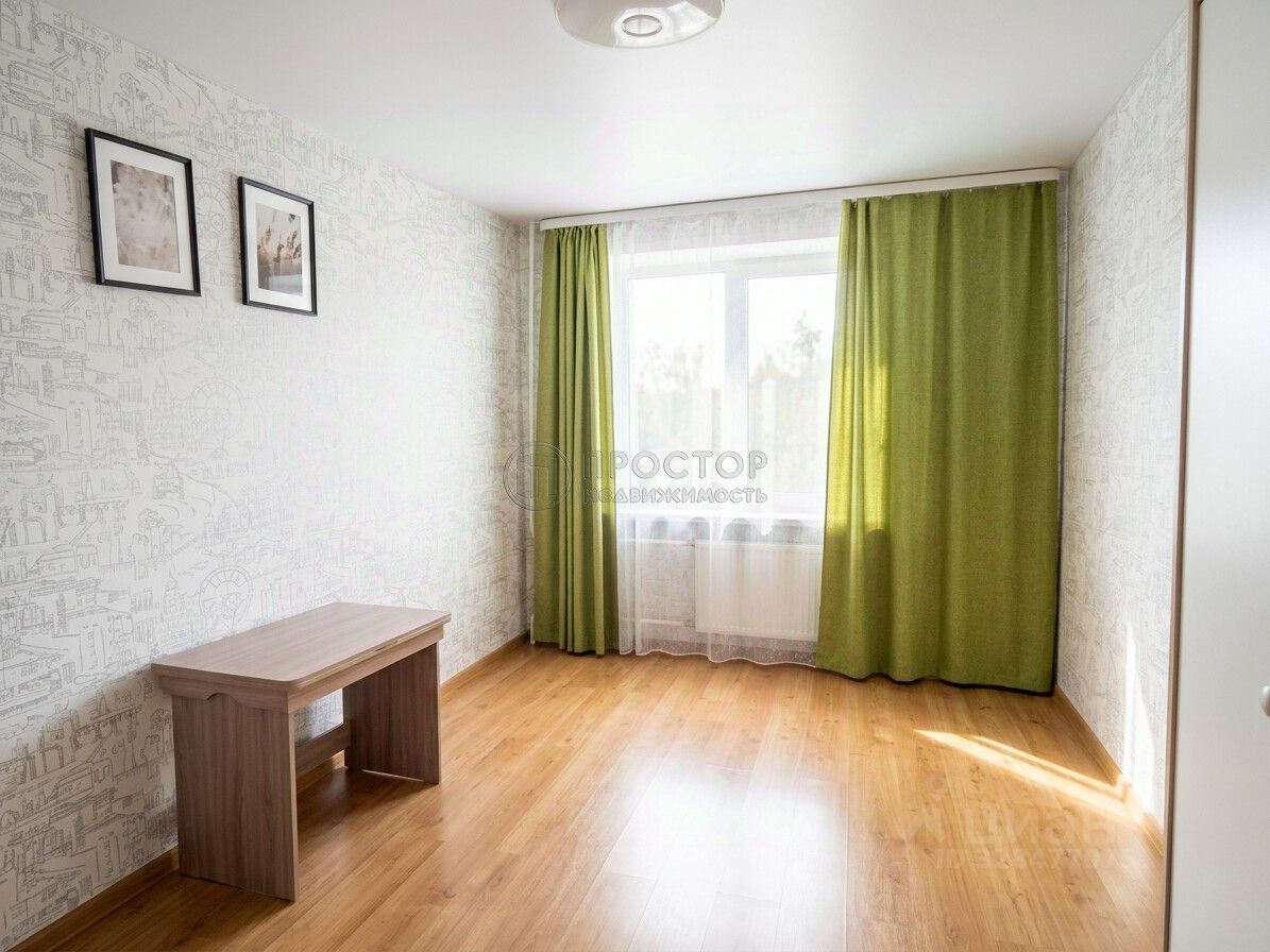 Продажа 2-комн квартиры на вторичном рынке улица Раменки, 9К2