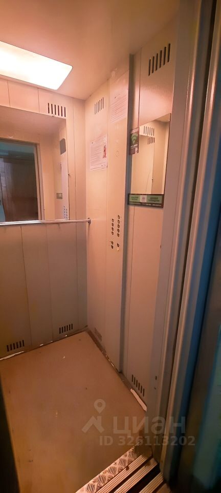 Продажа 3-комн квартиры на вторичном рынке Ириновский проспект, 17К1