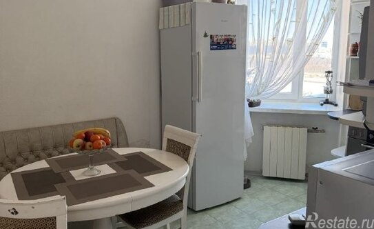 Продажа 4-комн квартиры на вторичном рынке улица Чекистов,  д. 22