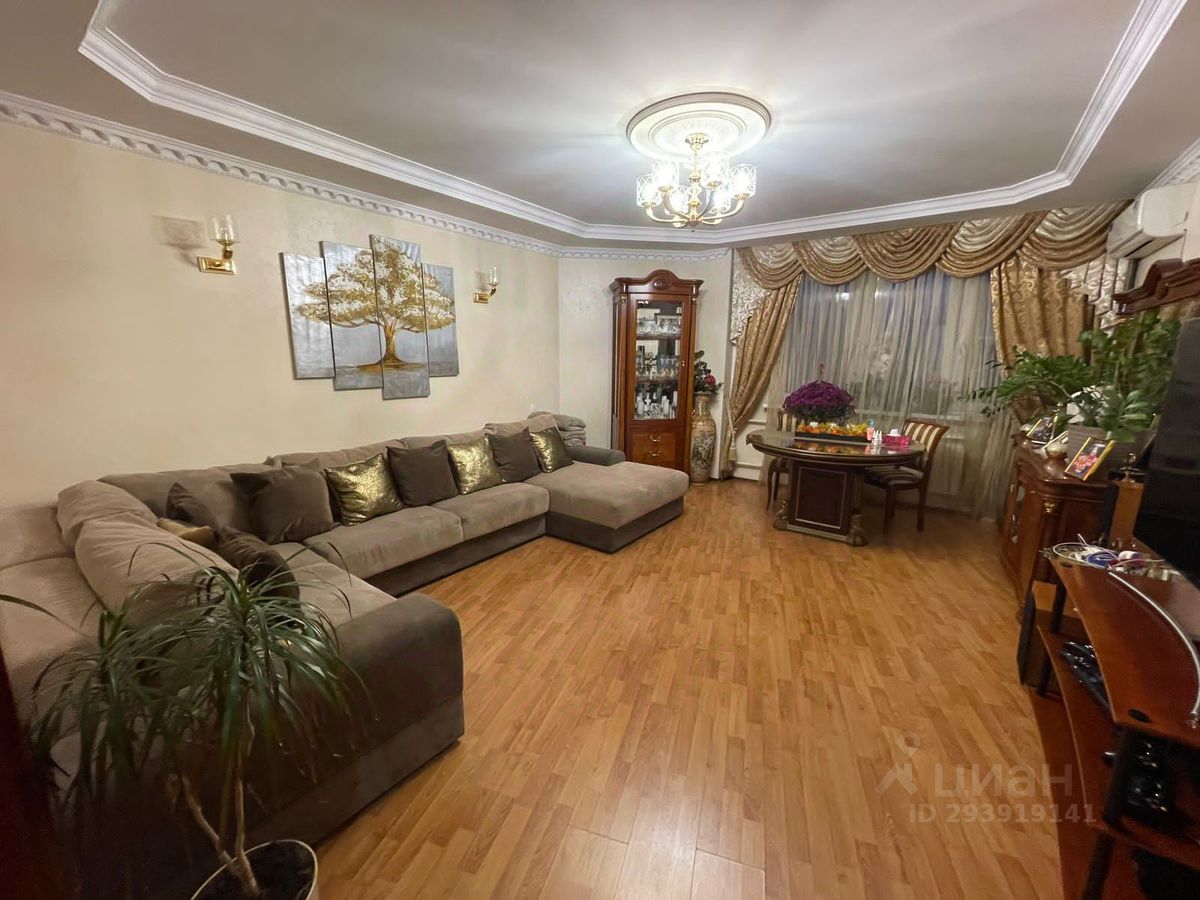 Продажа 3-комн квартиры на вторичном рынке Теплый бетон мкр, улица Школьная,  д. 9