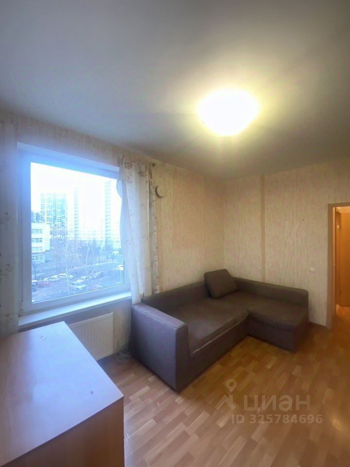 Продажа 2-комн квартиры на вторичном рынке Мебельная улица, 21к2