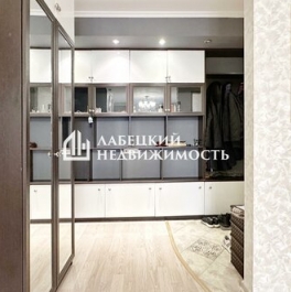 Продажа 3-комн квартиры на вторичном рынке улица Маршала Захарова,  д. 62 к1