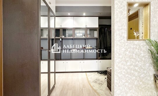 Продажа 3-комн квартиры на вторичном рынке улица Маршала Захарова,  д. 62 к1