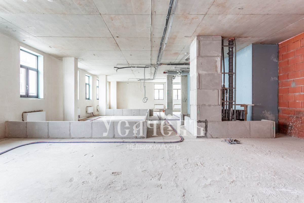Продажа 3-комн квартиры на вторичном рынке Большая Никитская улица, 17С1
