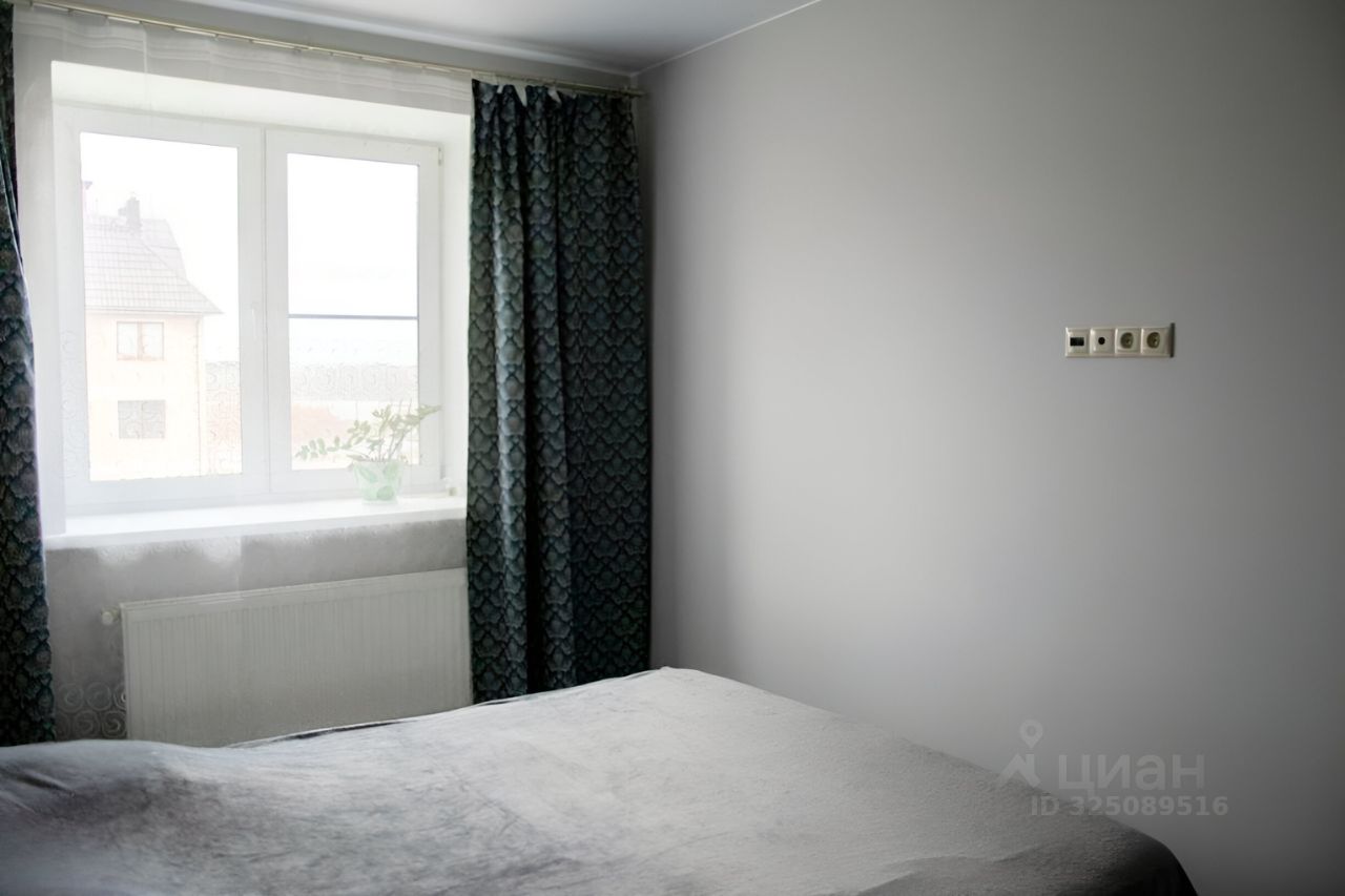 Продажа 3-комн квартиры на вторичном рынке с. Озерецкое, бульвар Радости, 18