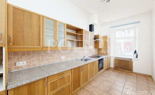 Аренда 4-комн квартиры на вторичном рынке улица Петровка,  д. 28