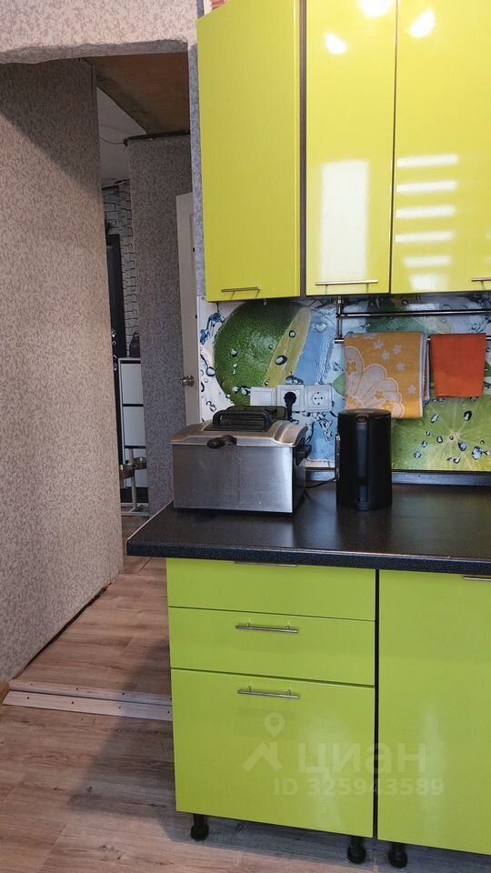 Продажа 4-комн квартиры на вторичном рынке улица Кухмистерова,  д. 18