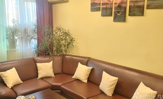 Продажа 2-комн квартиры на вторичном рынке улица Авиаторов,  д. 12