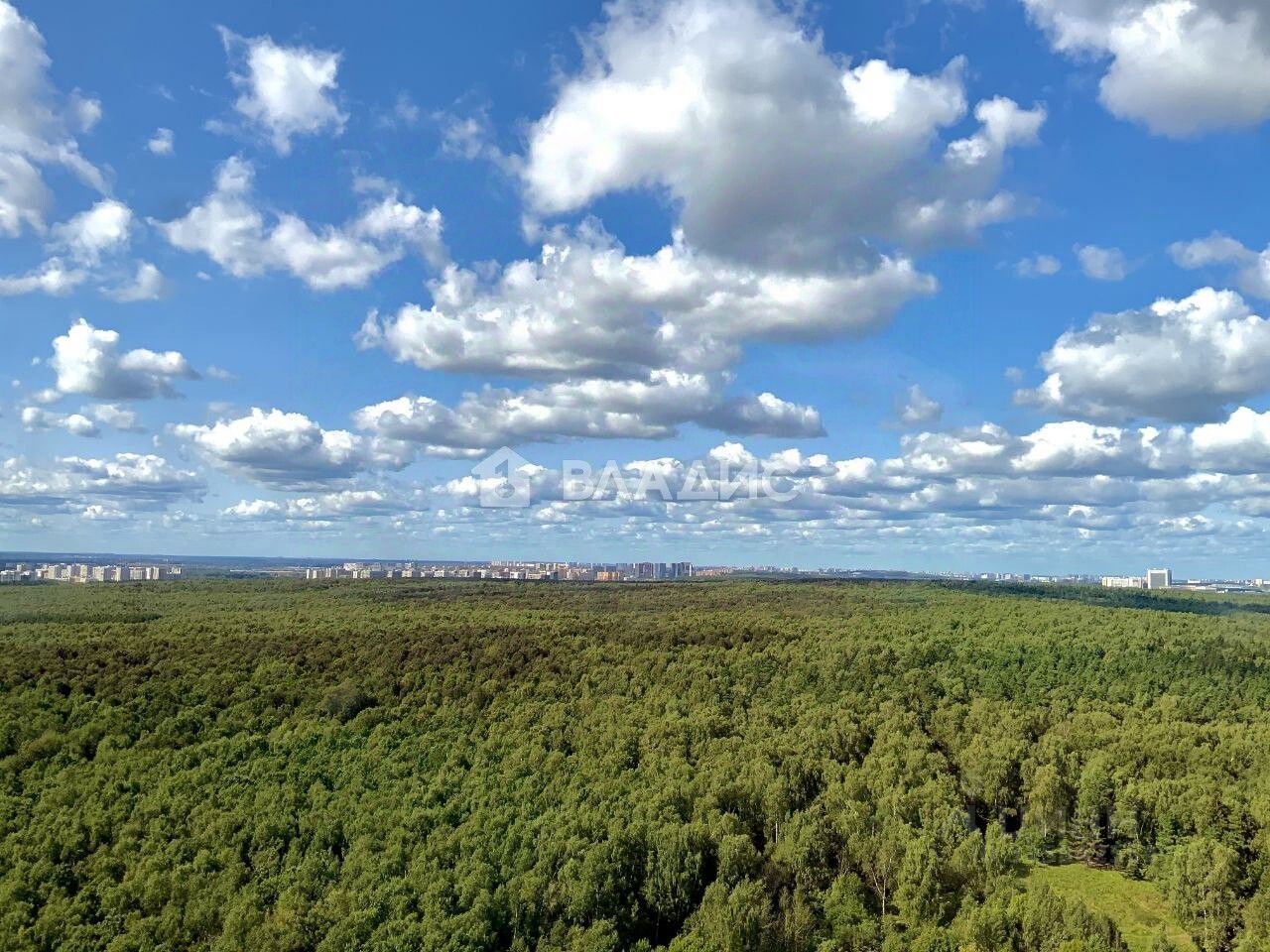 Продажа 2-комн квартиры на вторичном рынке улица Поляны, 5