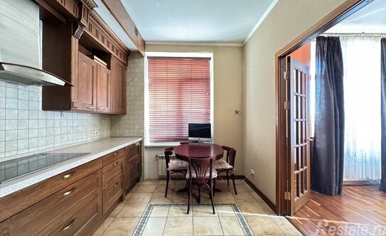 Продажа 6-комн квартиры на вторичном рынке Комендантский пр-кт