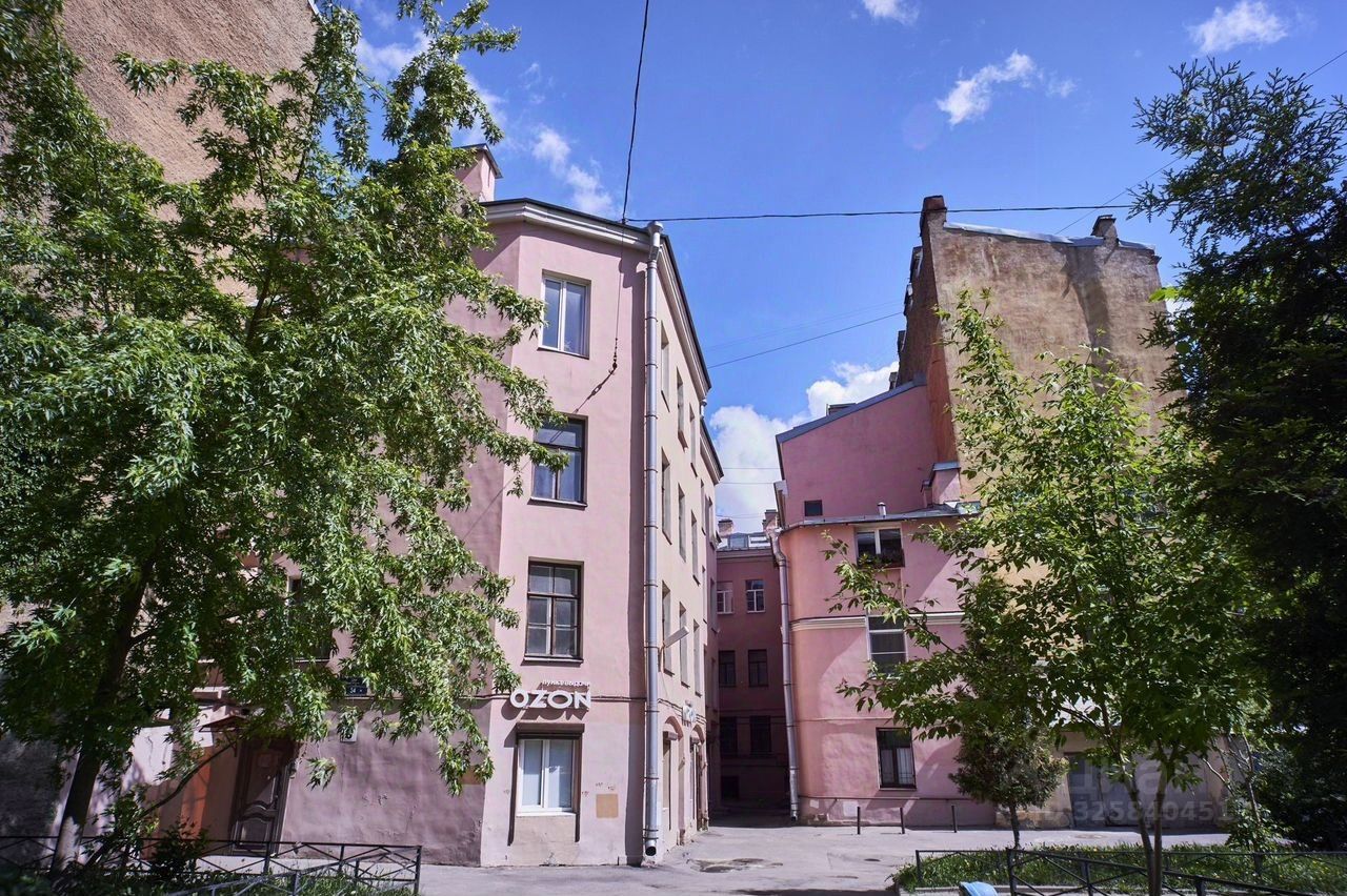 Продажа 4-комн квартиры на вторичном рынке Можайская улица, 34
