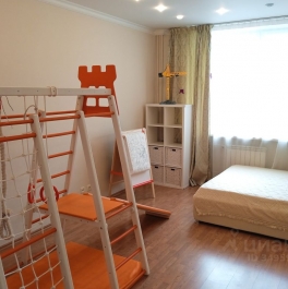 Аренда 4-комн квартиры на вторичном рынке Вересаева ул,  д. 13