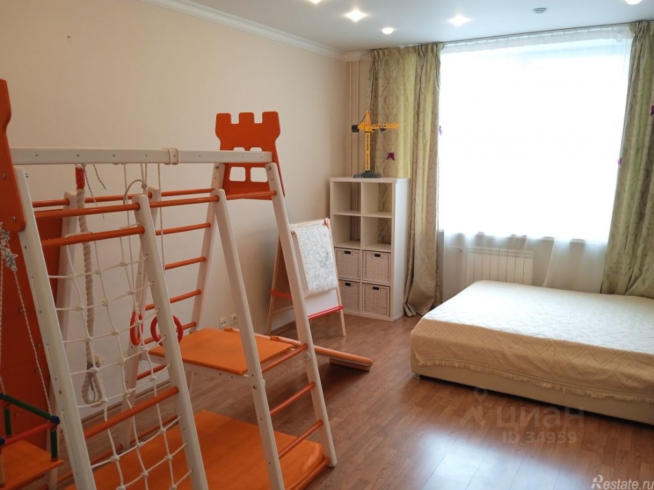 Аренда 4-комн квартиры на вторичном рынке Вересаева ул,  д. 13