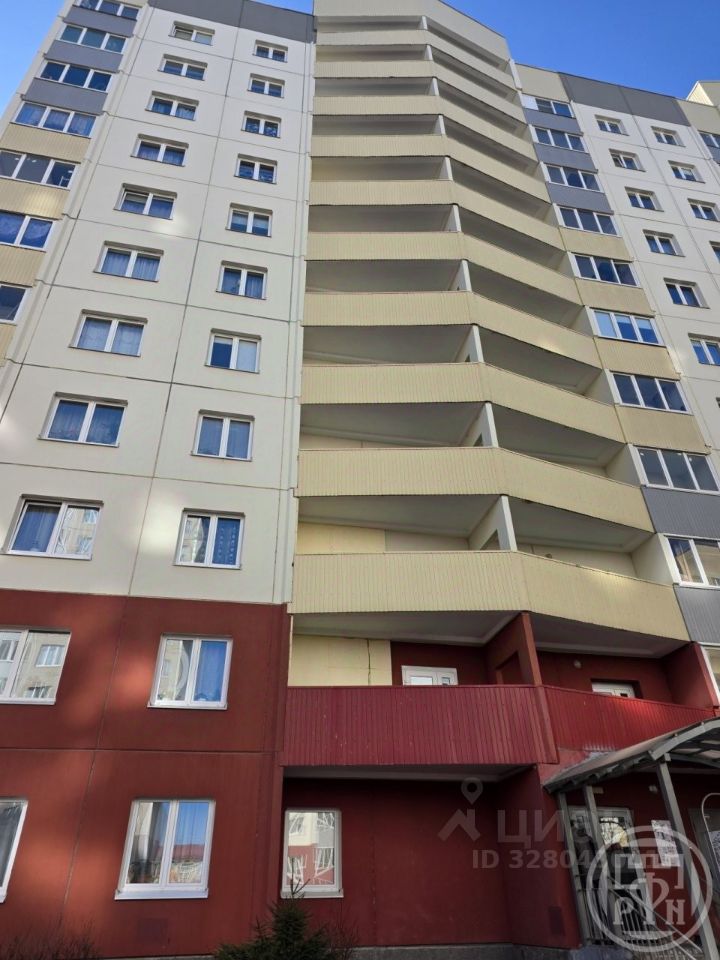 Продажа 2-комн квартиры на вторичном рынке Южный мкр, проспект Добровольского, 22