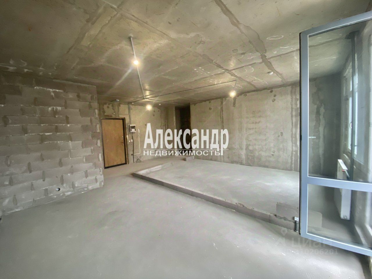 Продажа 2-комн квартиры на вторичном рынке Коломяжский проспект, 13к3