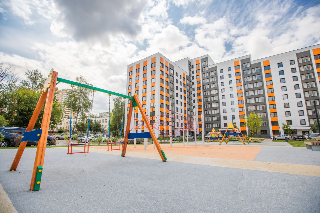 Продажа 2-комн квартиры на вторичном рынке Ельнинская улица, 14К2