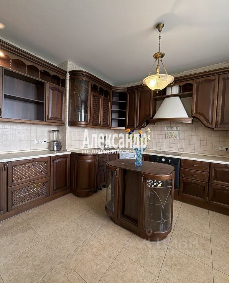 Продажа 4-комн квартиры на вторичном рынке Краснопутиловская улица, 76к2