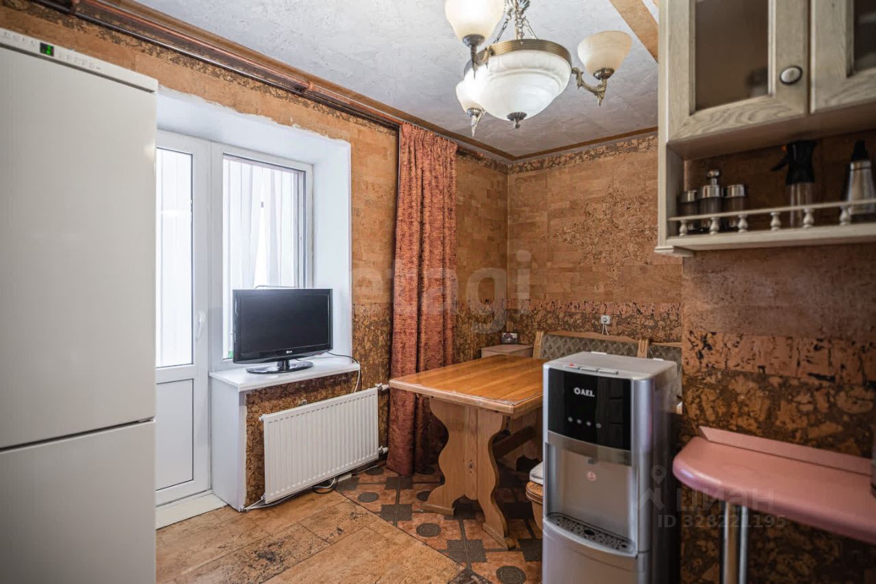 Продажа 4-комн квартиры на вторичном рынке улица Коллонтай, 14К2