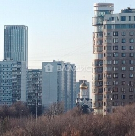 Продажа 1-комн квартиры на вторичном рынке ул Светланова,  д. 11,  к. 2