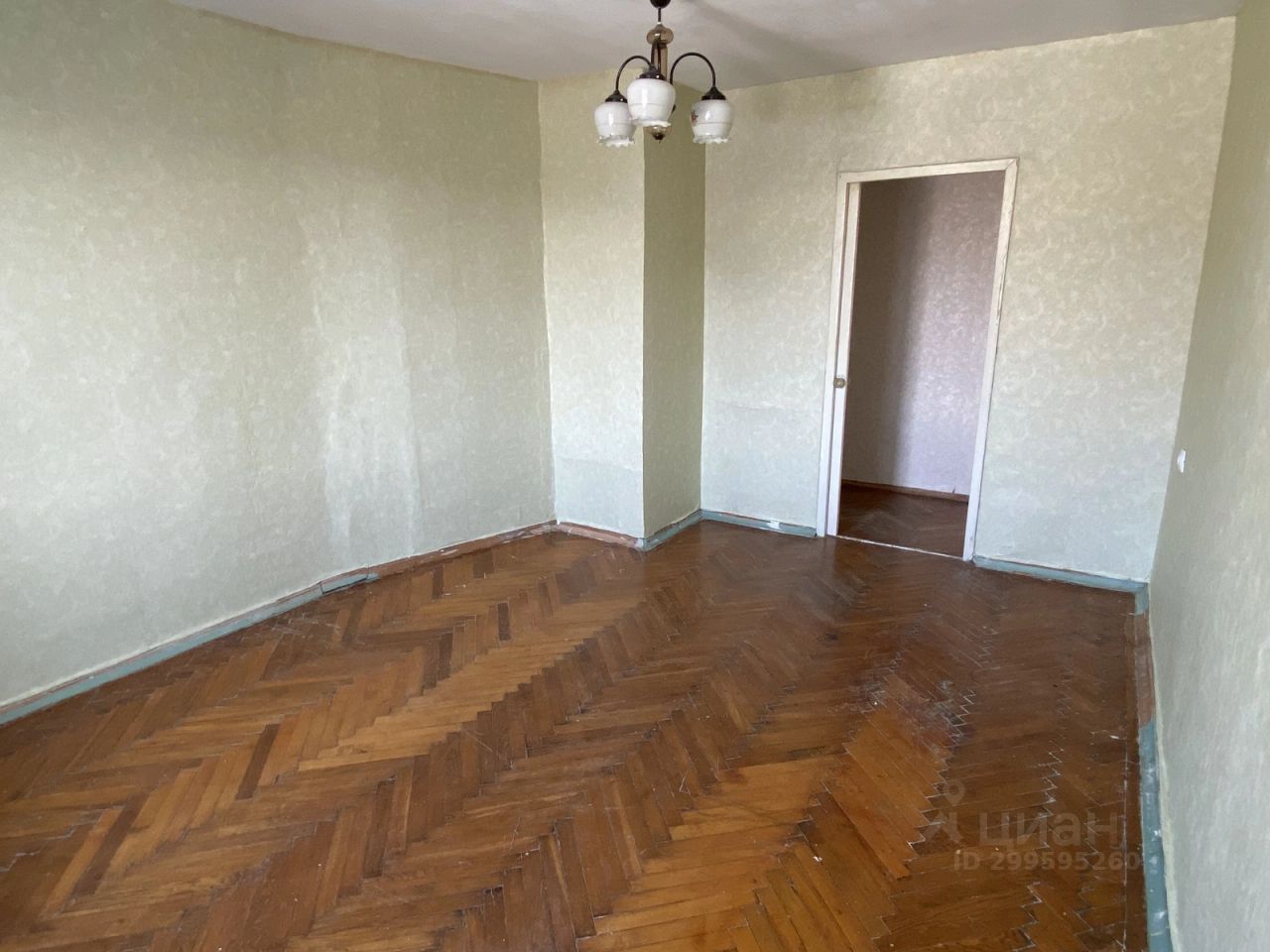 Продажа 2-комн квартиры на вторичном рынке пос. Войсковицы, площадь Манина, 2