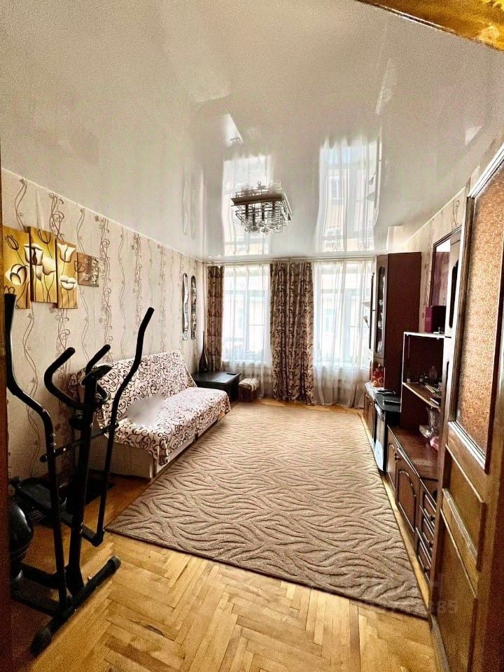 Продажа 4-комн квартиры на вторичном рынке набережная Обводного Канала, 96