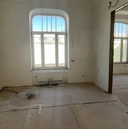 Продажа 5-комн квартиры на вторичном рынке улица Спиридоновка,  д. 27/24