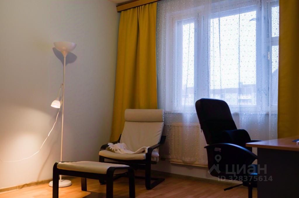 Продажа 3-комн квартиры на вторичном рынке проспект Сизова, 14