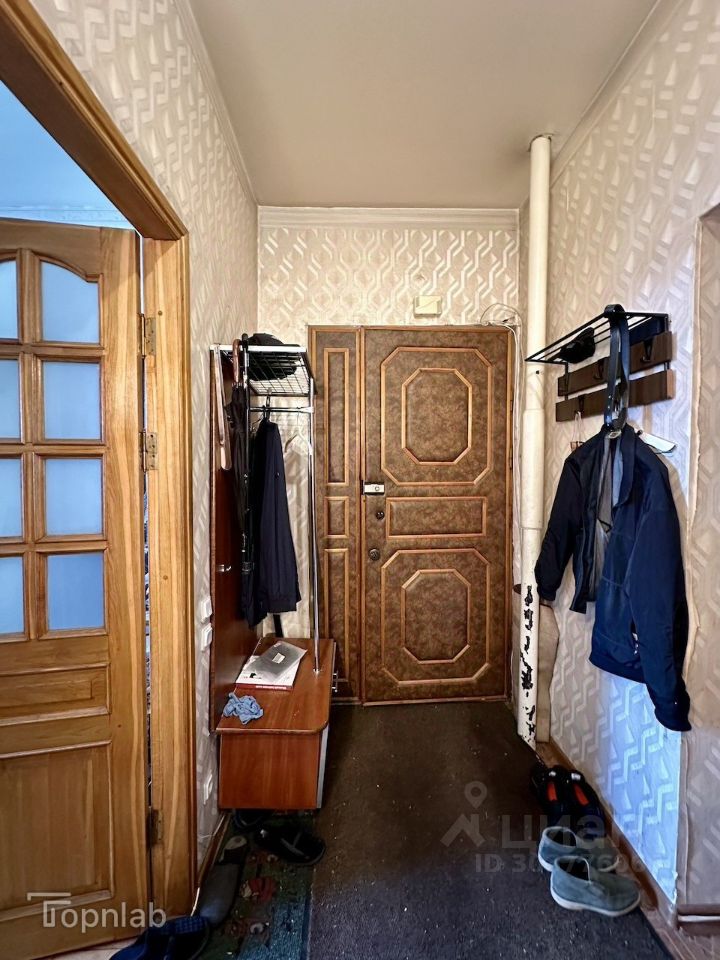 Продажа 4-комн квартиры на вторичном рынке улица Михайлова, 1