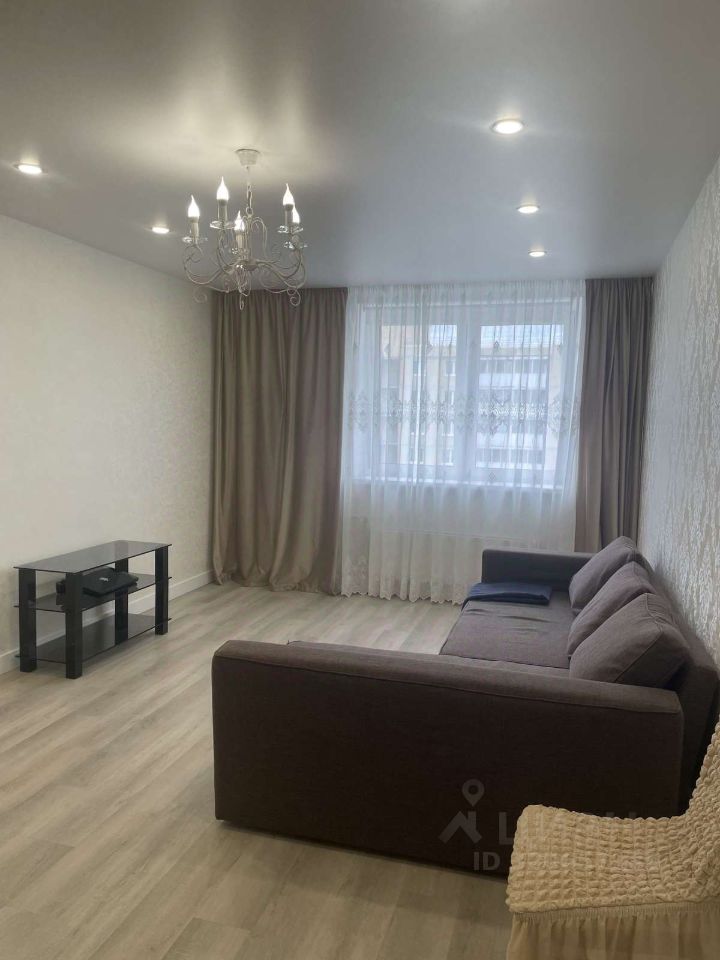 Продажа 3-комн квартиры на вторичном рынке Красное Село, Красногородская улица, 11к1