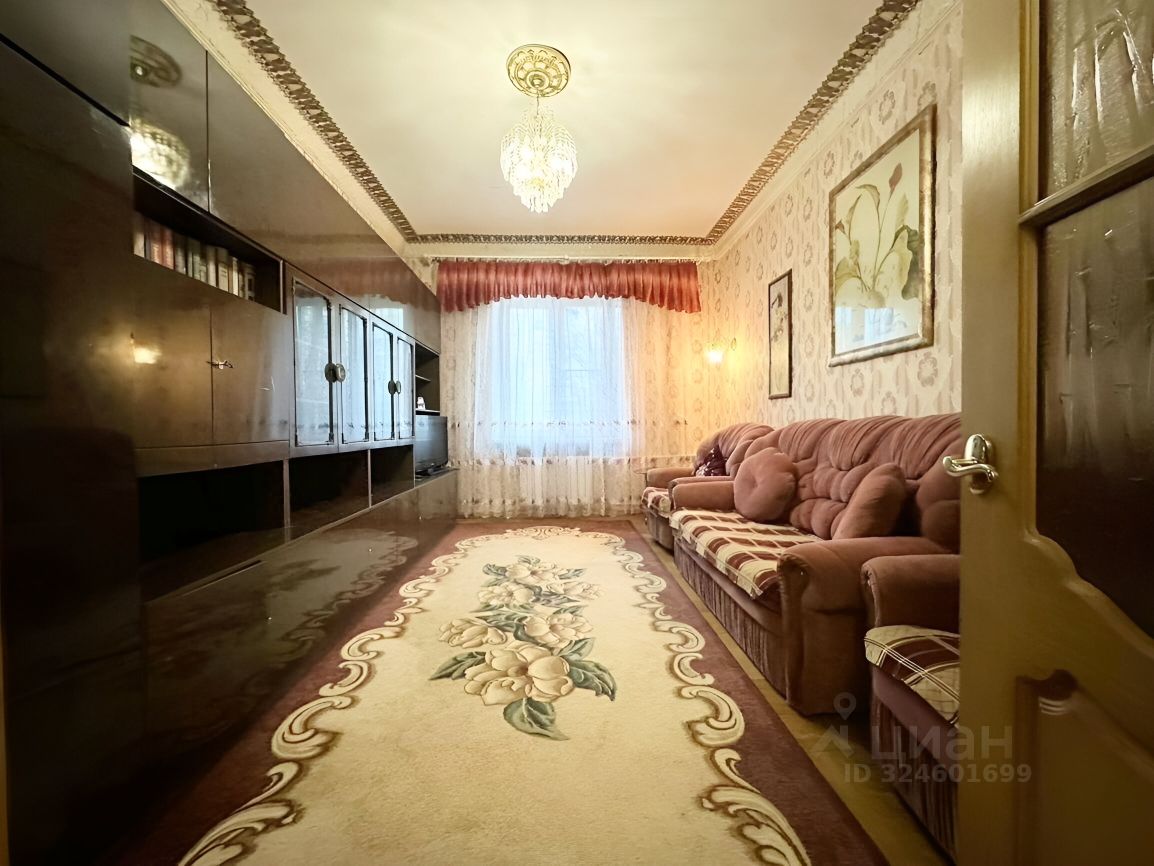 Продажа 2-комн квартиры на вторичном рынке Центральный мкр, улица Победы,  д. 11