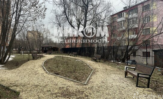 Продажа 1-комн квартиры на вторичном рынке улица Короленко,  д. 5А