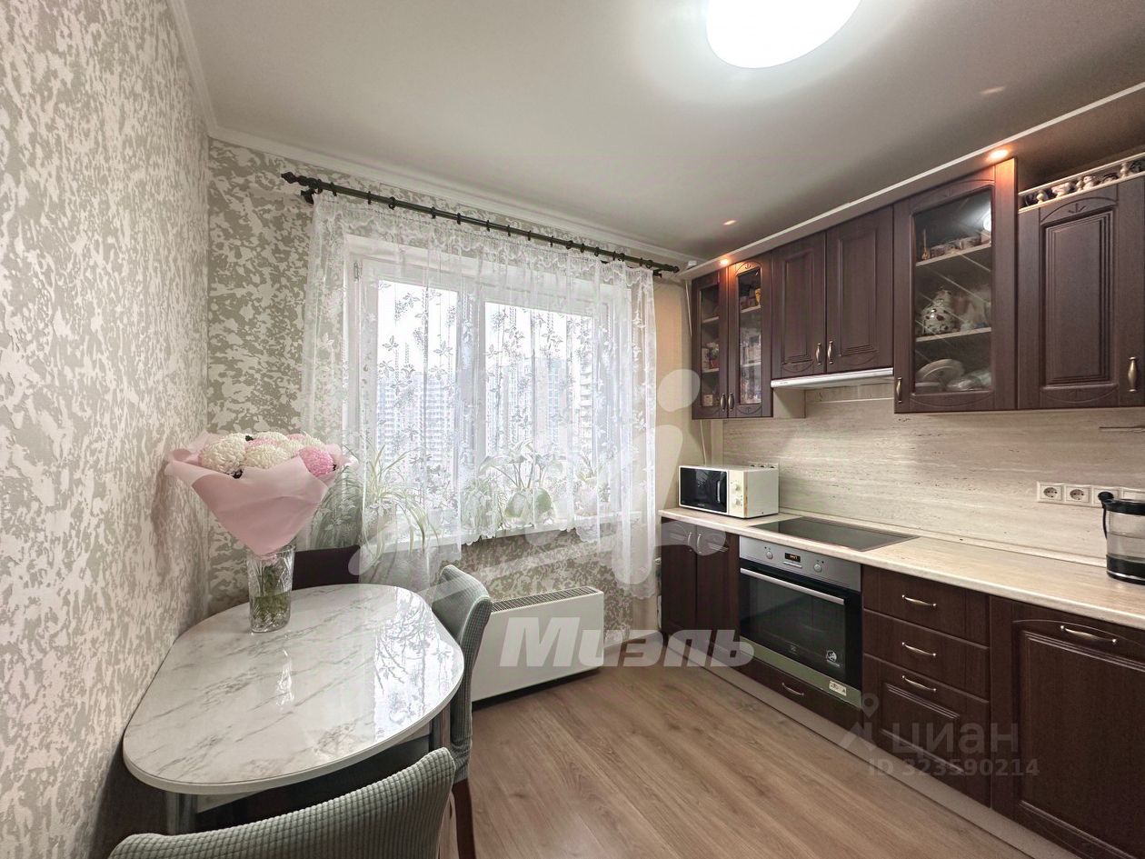 Продажа 2-комн квартиры на вторичном рынке Рождественская улица, 21к2