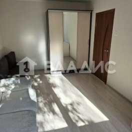 Продажа 1-комн квартиры на вторичном рынке проспект Славы,  д. 19 к1