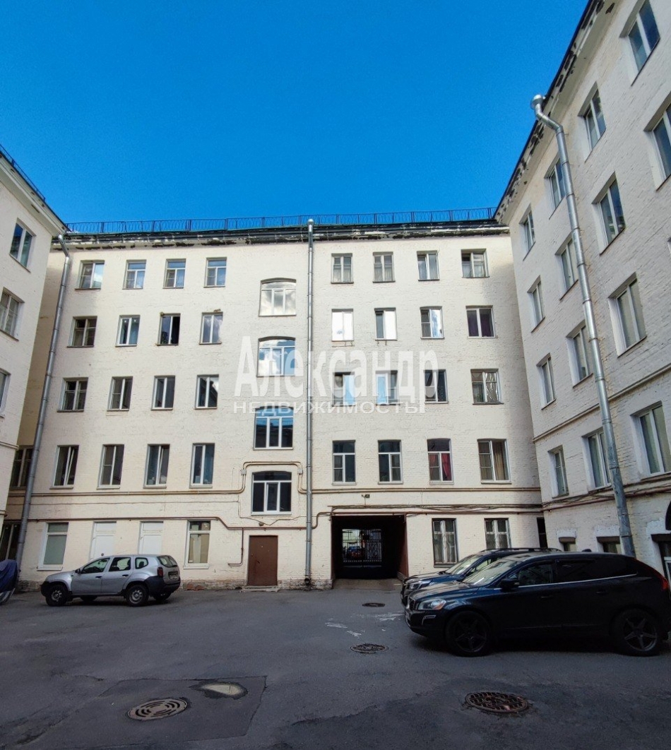 Продажа 3-комн квартиры на вторичном рынке Ломаная ул. ,  д. 3б