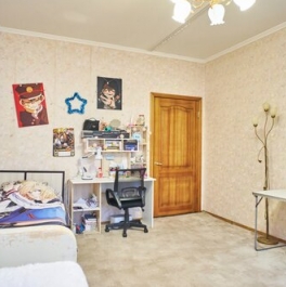 Продажа 3-комн квартиры на вторичном рынке Нарвский пр-кт,  д. 8