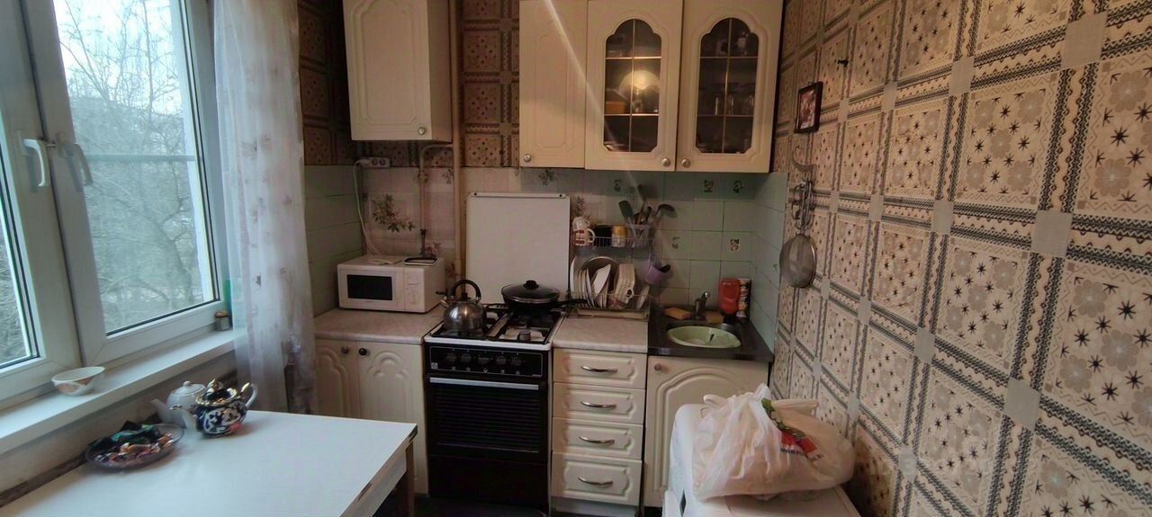 Продажа 2-комн квартиры на вторичном рынке Лобня, Букинское шоссе, 8