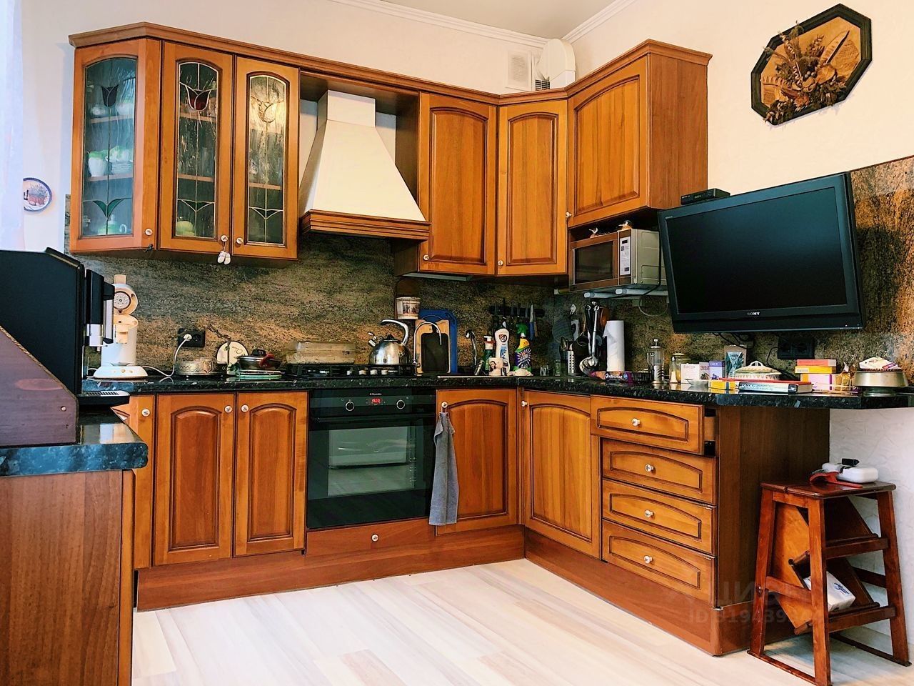 Продажа 4-комн квартиры на вторичном рынке Малоохтинский проспект, 86