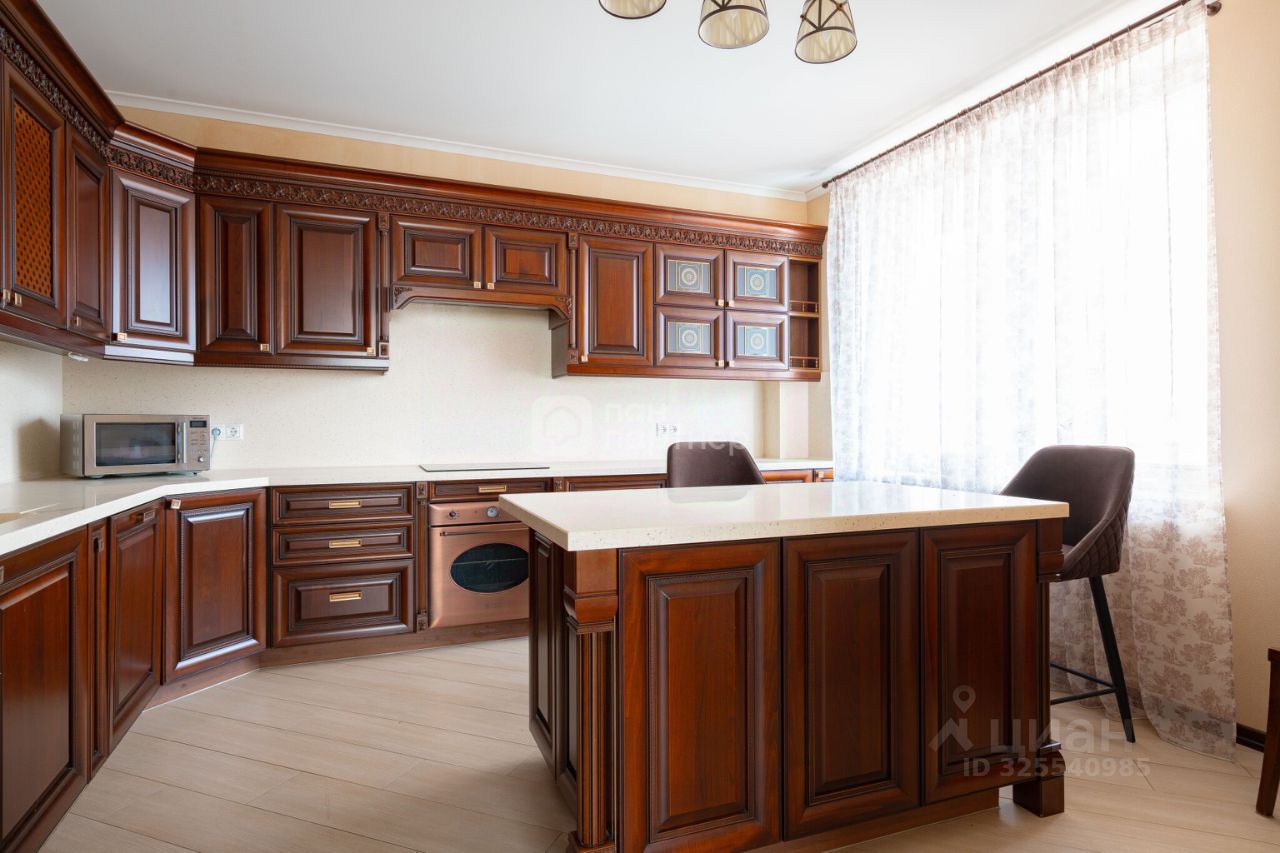 Продажа 3-комн квартиры на вторичном рынке Приморский проспект, 137к1