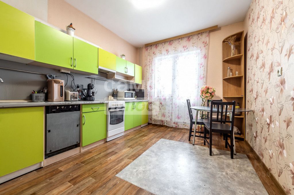 Продажа 2-комн квартиры на вторичном рынке пос. Шушары, Первомайская улица, 26