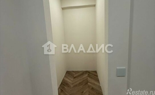 Продажа 3-комн квартиры на вторичном рынке Знаменская улица,  д. 19