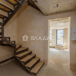 Продажа 8-комн квартиры на вторичном рынке Мурино, ул Новая,  д. 13,  к. 2