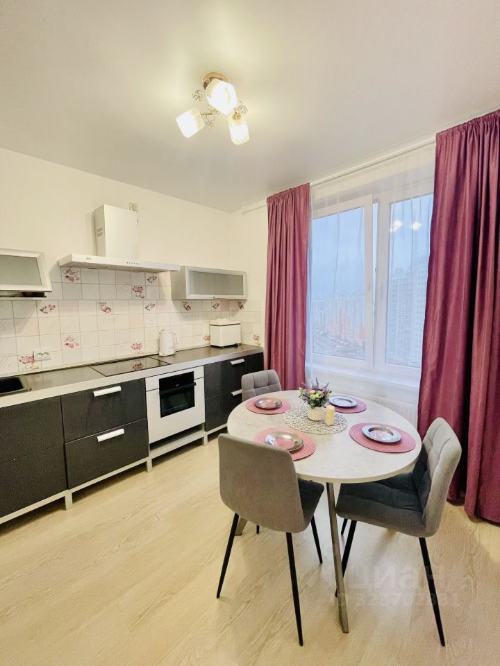 Аренда 1-комн квартиры на вторичном рынке улица 3-я Нововатутинская,  д. 8