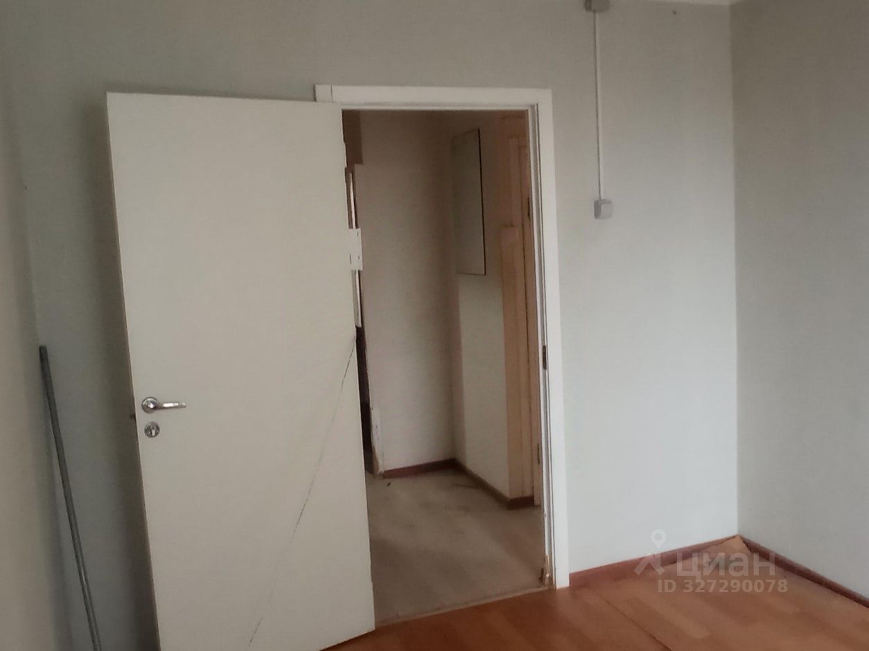 Продажа 2-комн квартиры на вторичном рынке Уржумская улица,  д. 5К2