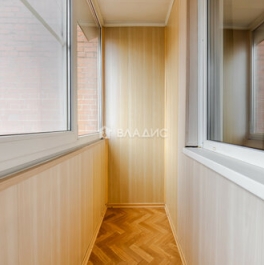 Продажа 3-комн квартиры на вторичном рынке Школьная улица,  д. 104 к2