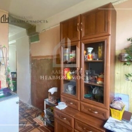 Продажа 3-комн квартиры на вторичном рынке Индустриальный пр-кт,  д. 28