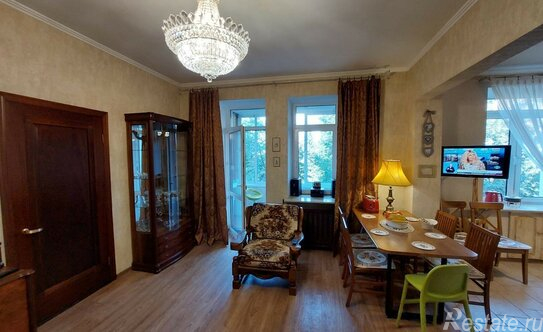 Продажа 3-комн квартиры на вторичном рынке улица Маршала Бирюзова,  д. 8 к1