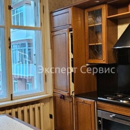 Продажа 3-комн квартиры на вторичном рынке ул Ленсовета,  д. 10