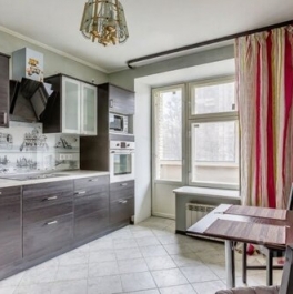 Продажа 2-комн квартиры на вторичном рынке Кораблестроителей ул,  д. 44,  к. 1