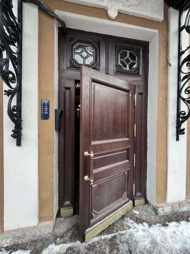 Продажа 6-комн квартиры на вторичном рынке Ульяны Громовой переулок, 1/13